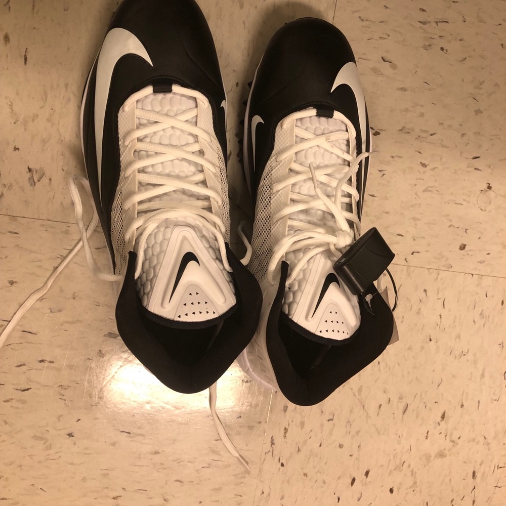 Men’s size 16 wide  soccer cleats